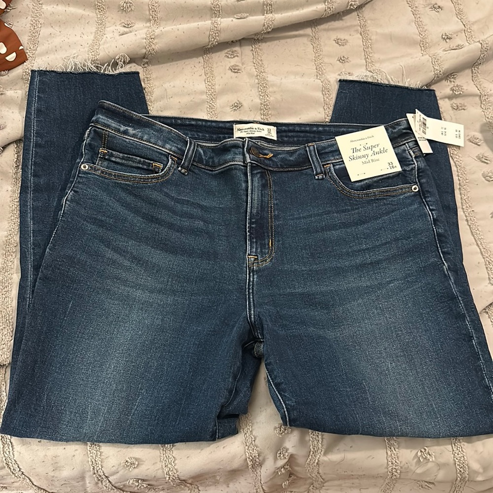 Mid rise Abercrombie and fitch super skinny ankle jean